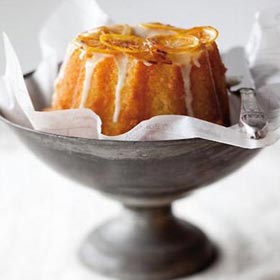 Semolina and yoghurt bundt cake