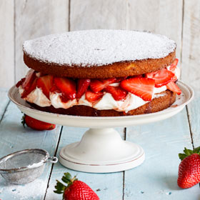 Boozy strawberry and cream cake