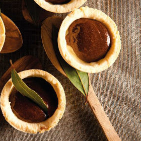 Gluten-free pastry tarts with nutella-style hazelnut spread 