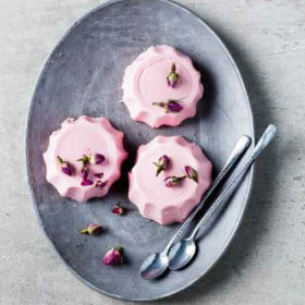 Rose and mascarpone panna cotta