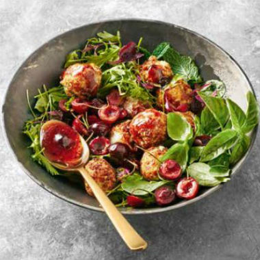 Crumbed goat's cheese salad with a ginger and berry dressing