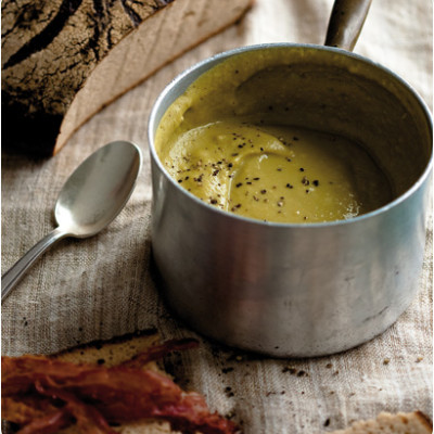 Healthy pea and ham soup