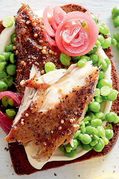 3 fancy toast recipes for your next low-key supper