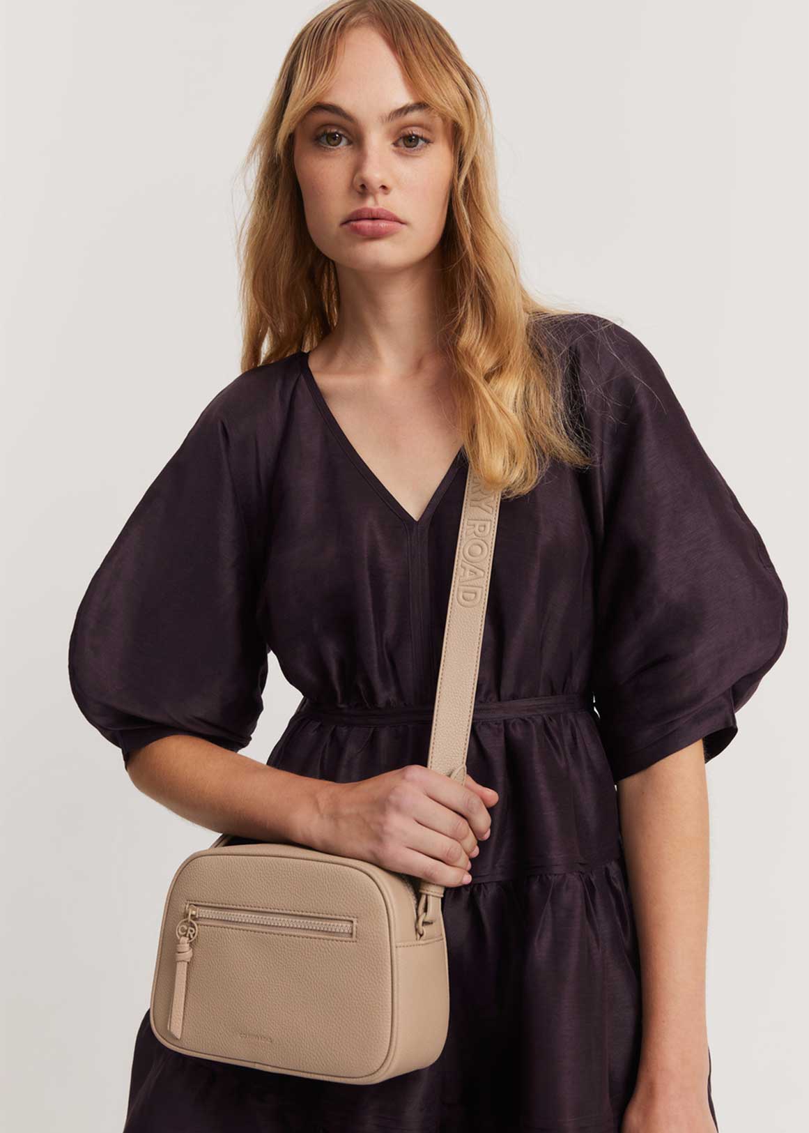 Ladies COUNTRY ROAD duffel travel over night style handbag bag | eBay