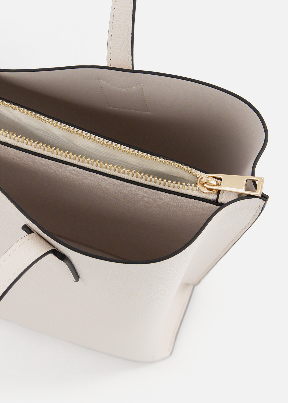 bags - Buy branded bags online, bags for Women at Limeroad. | page 2