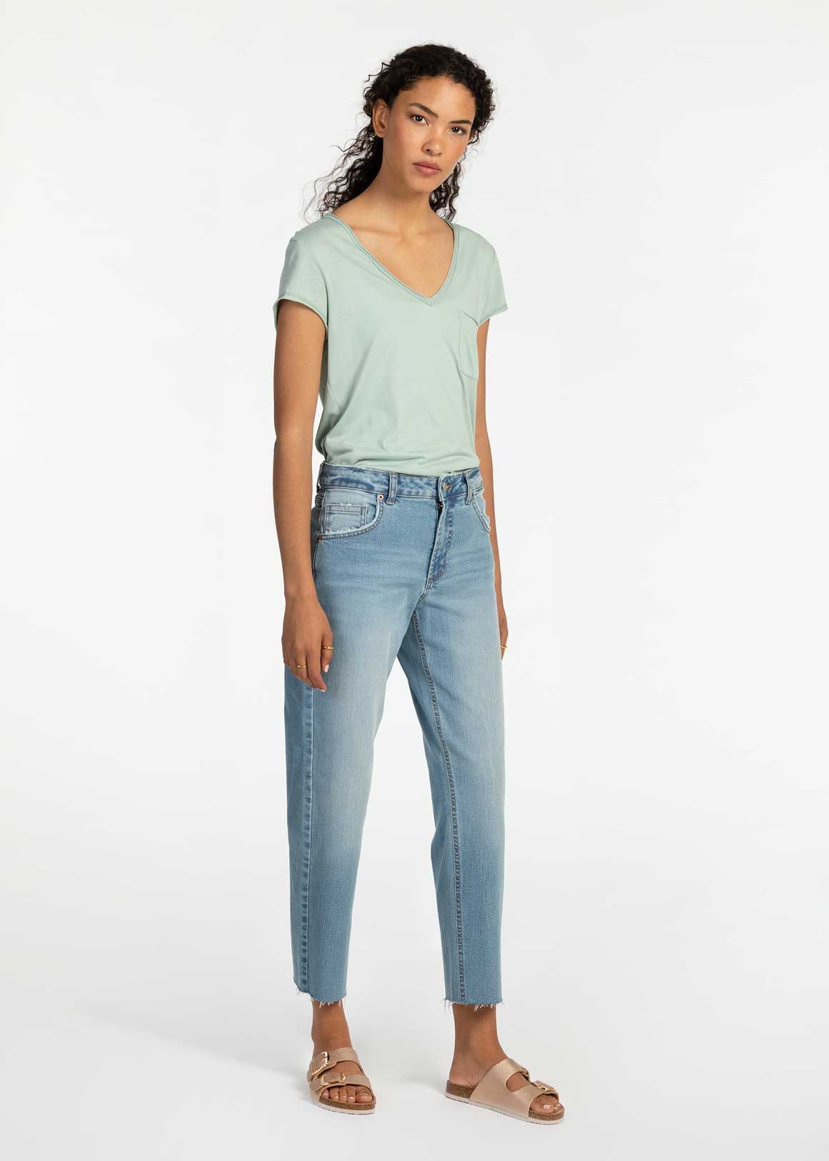 Cropped High Rise Straight Leg Jeans 