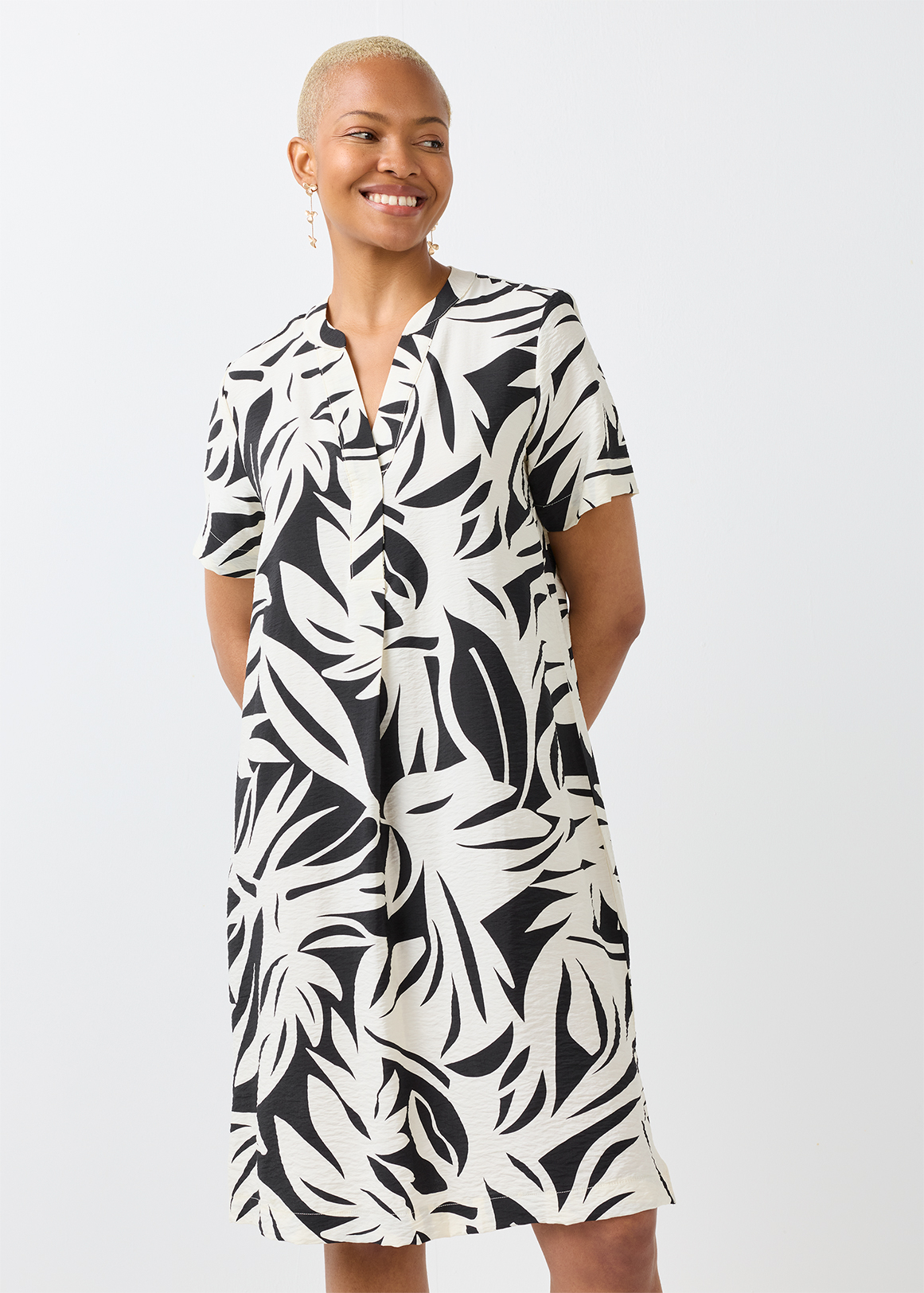 ✴︎muu julynine FRONT GATHER DRESS Mサイズ Pleat Detail Split Mandarin Tunic Dress | Woolworths.co.za