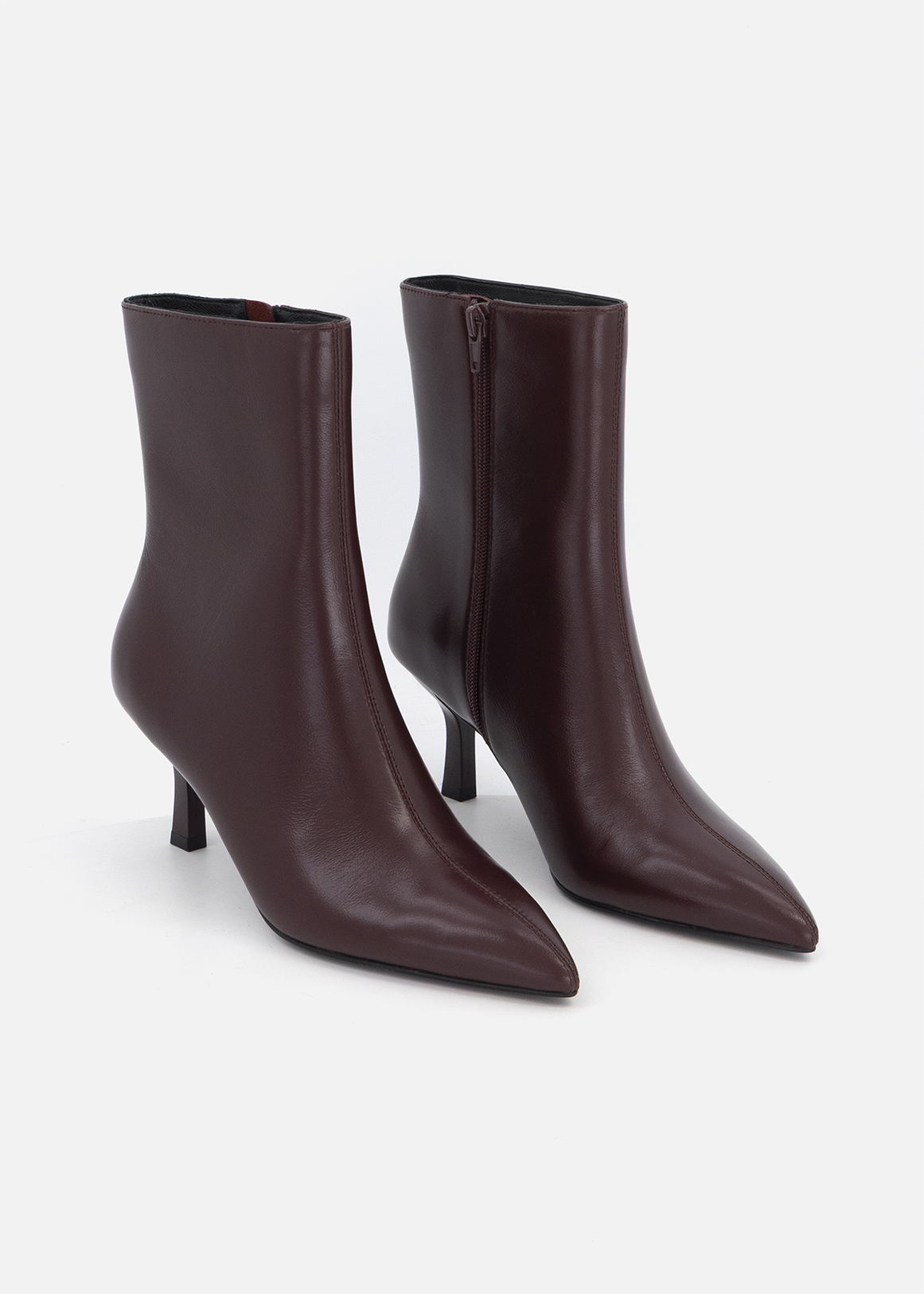 えり Pointy Side Zip Leather Ankle Boots | Woolworths.co.za